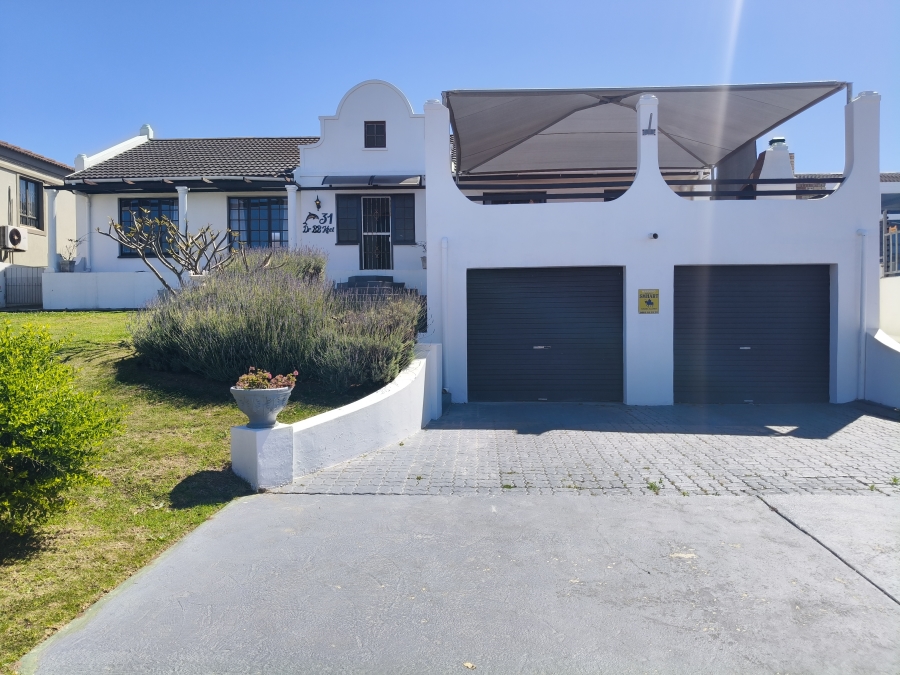 3 Bedroom Property for Sale in Wavecrest Eastern Cape